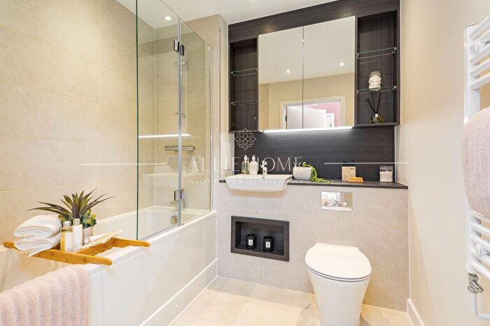 1 Bedroom Flat For Sale In Meadowlark House, Moorhen Drive, NW9