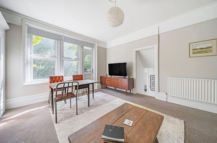 2 Bedroom Flat For Sale In Queensthorpe Road, Sydenham, SE26