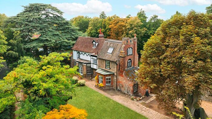 5 Bedroom Town House For Sale In St Nicholas, Bury St. Edmunds, IP32