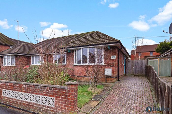 2 Bedroom Semi-Detached Bungalow For Sale In Greenfield Avenue, Kettering, NN15