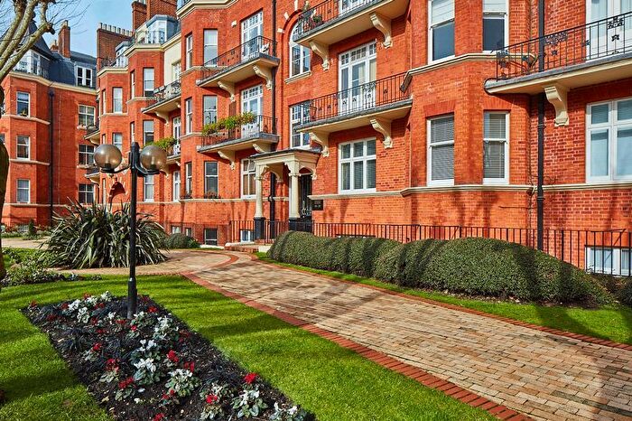 2 Bedroom Flat For Sale In Elgin Avenue, London, W9