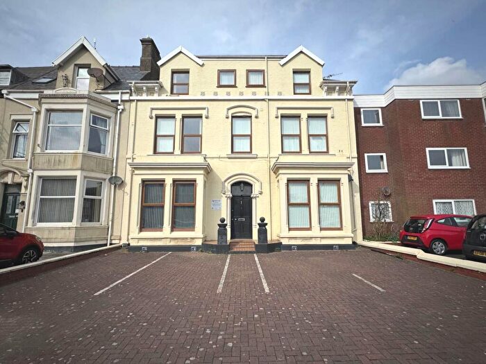 4 Bedroom Flat To Rent In Dean Street, Blackpool, FY4