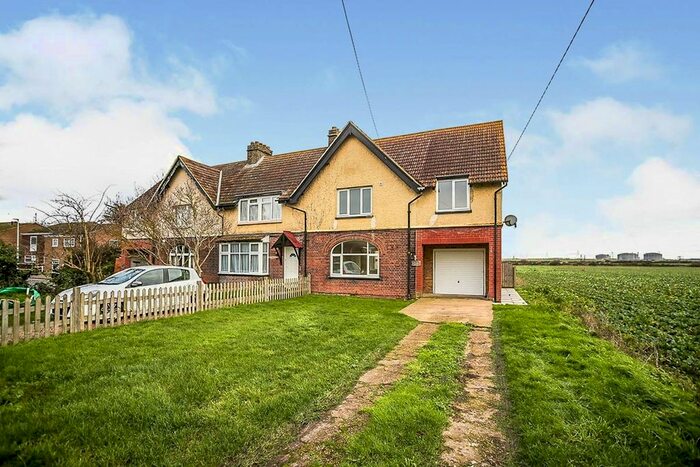 3 Bedroom Terraced House To Rent In Binney Road, Allhallows, Rochester, Kent, ME3