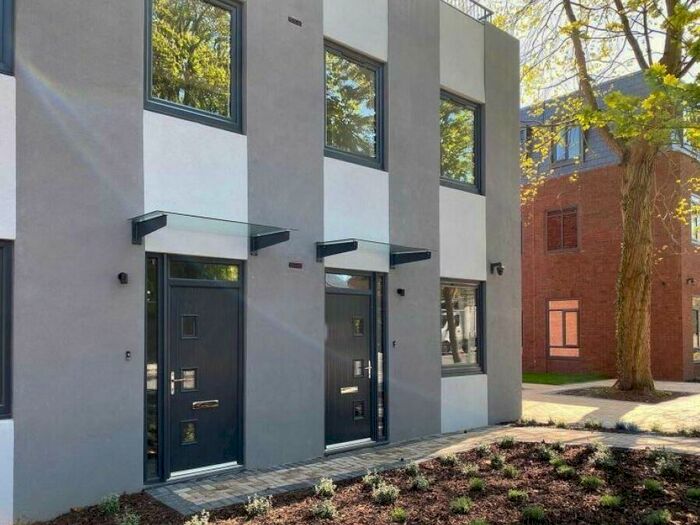 2 Bedroom Flat To Rent In Fleet Road, Fleet, Hampshire, GU51