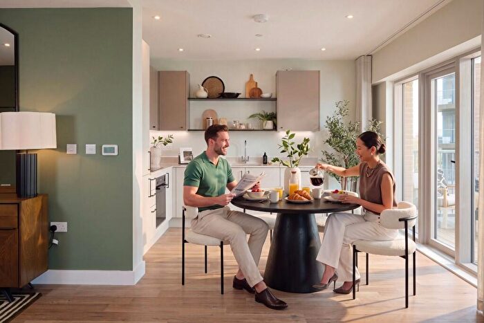2 Bedroom Apartment For Sale In Green Park Village & Bankside Gardens, Flagstaff Road, Reading, RG2