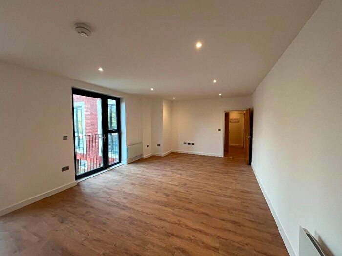 2 Bedroom Flat To Rent In Thackeray Lane, Godalming, GU7