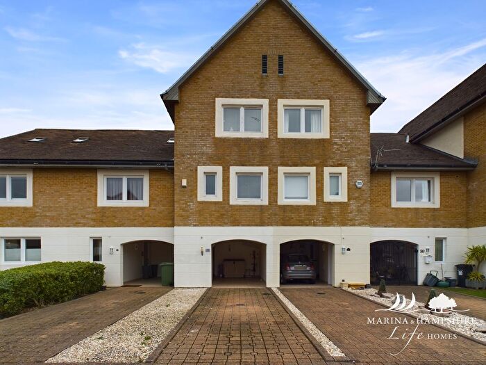 3 Bedroom Town House For Sale In Bryher Island, Port Solent, Portsmouth, PO6