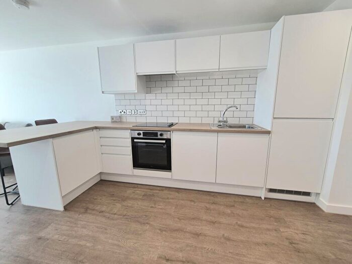 1 Bedroom Apartment To Rent In Cow Green, Halifax, HX1