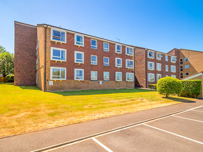 2 Bedroom Apartment To Rent In Station Approach, Cheam, Sutton, SM2