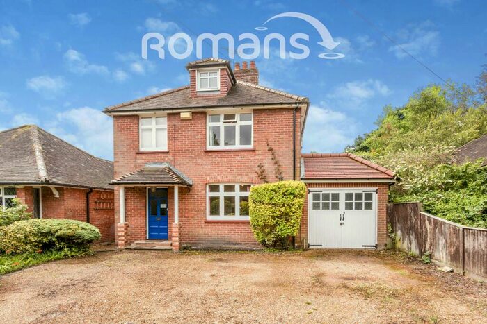 4 Bedroom Detached House To Rent In Wellington Road, GU47