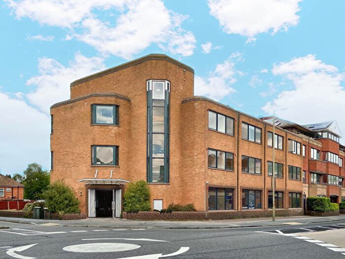 1 Bedroom Flat To Rent In Victoria Road, Farnborough, Hampshire, GU14