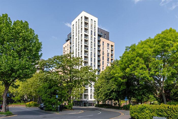 2 Bedroom Flat For Sale In Track Street, Walthamstow, E17