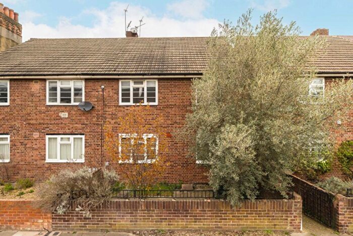 2 Bedroom Maisonette To Rent In Cambray Road, Balham, SW12