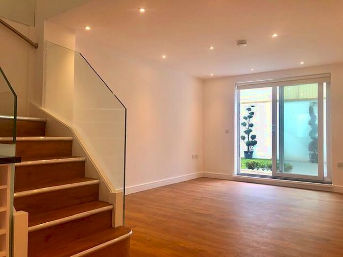 2 Bedroom Maisonette To Rent In Wilbury Avenue, BN3