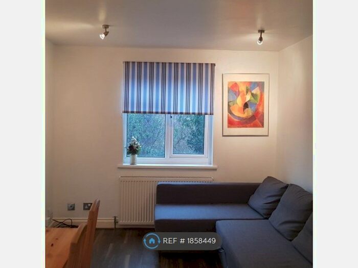 1 Bedroom Flat To Rent In Welldon Crescent, Harrow, HA1