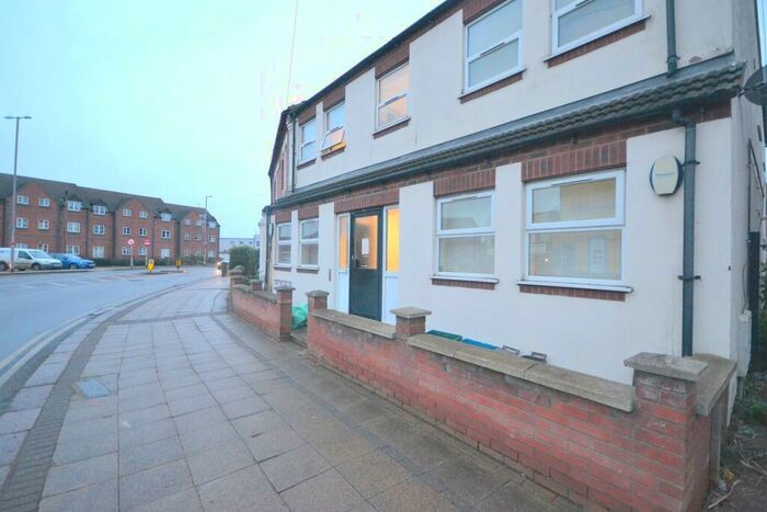 2 Bedroom Flat To Rent In Towcester Road, Northampton, NN4