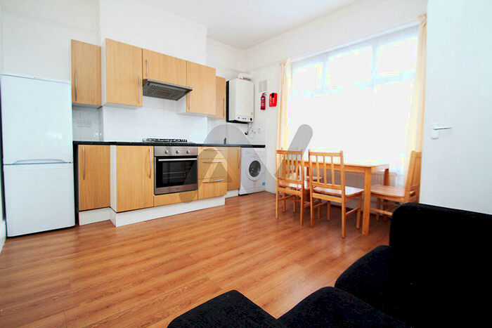 2 Bedroom Flat To Rent In Cavendish Road, London, N4