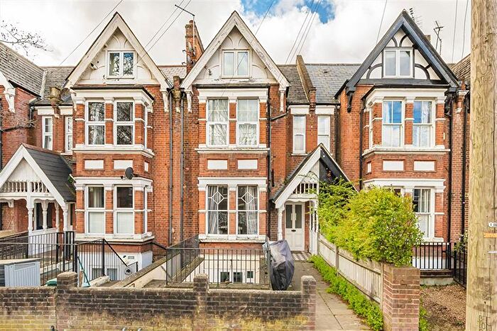 1 Bedroom Flat To Rent In Waldegrave Road, Teddington, TW11