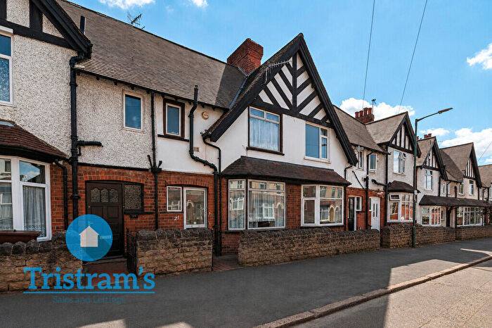 3 Bedroom Terraced House For Sale In Elmsthorpe Avenue, Nottingham, NG7