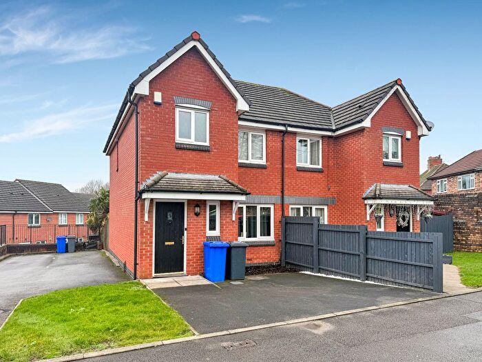3 Bedroom Semi Detached House For Sale In Elworth Court, Fenton, Stoke-On-Trent, ST4