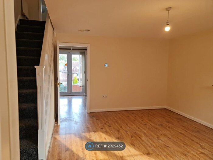 3 Bedroom Semi-Detached House To Rent In Page Avenue, Nottingham, NG5