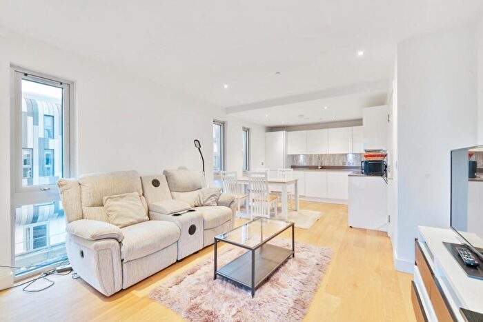 2 Bedroom Apartment To Rent In Love Lane London, SE18