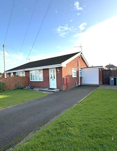 2 Bedroom Bungalow To Rent In Broster Avenue, Wirral, Merseyside, CH46
