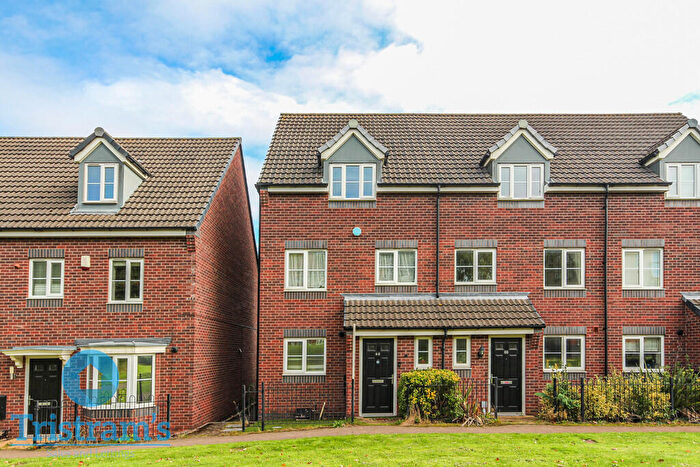 3 Bedroom Town House For Sale In College Green Walk, Mickleover, DE3