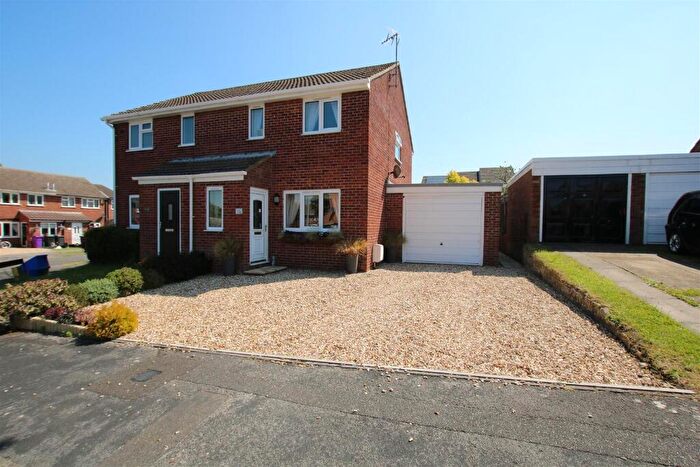 3 Bedroom Semi-Detached House To Rent In St Catherines Avenue, Cranwell, NG34