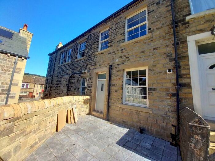 2 Bedroom Cottage To Rent In Commercial Street, Huddersfield, HD7