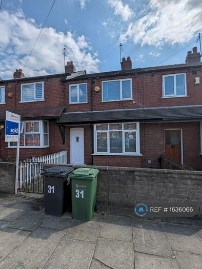 3 Bedroom Terraced House To Rent In Colenso Road, Leeds, LS11