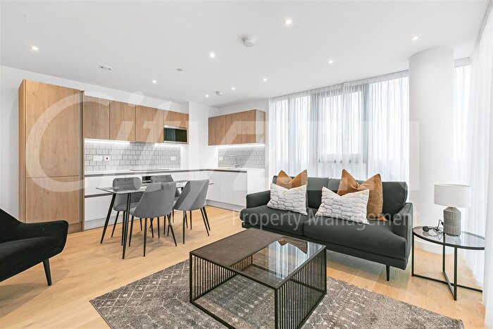 2 Bedroom Flat To Rent In Clarendon Road, Watford, WD17