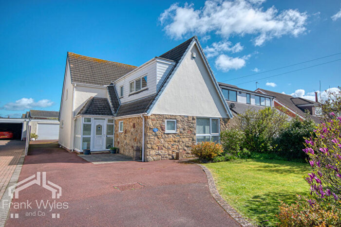 4 Bedroom Detached House For Sale In Heyhouses Lane, Lytham St. Annes, FY8