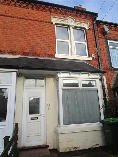 3 Bedroom Property To Rent In Upper St Marys Road, Smethwick, B67