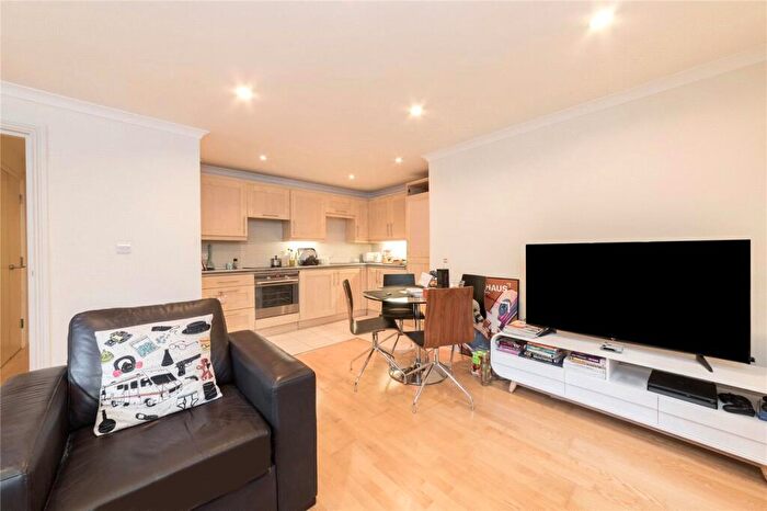 2 Bedroom Flat To Rent In Parkway, Camden, NW1