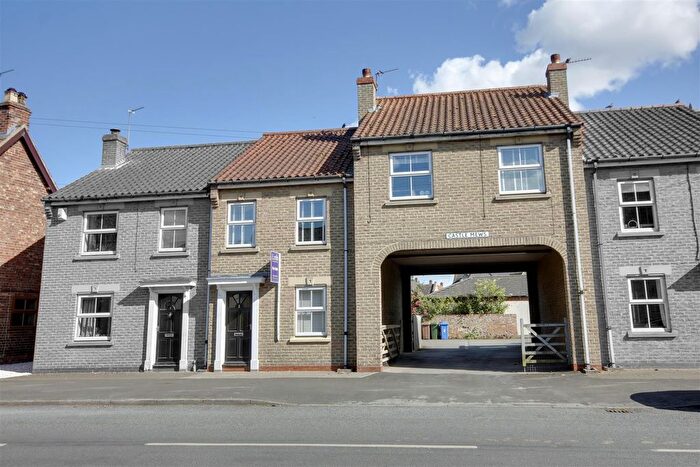 4 Bedroom Property For Sale In West End, South Cave, HU15