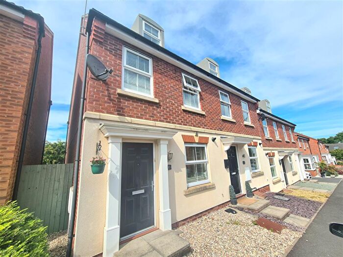3 Bedroom House To Rent In James Street, Leabrooks, Alfreton, DE55