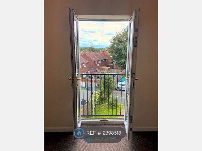 1 Bedroom Flat To Rent In Meadow Court, Wakefield, WF2