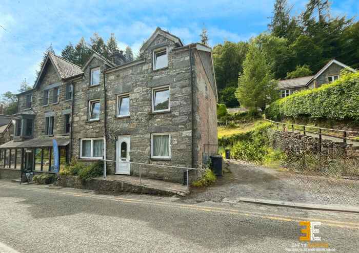 5 Bedroom Semi-Detached House For Sale In Holyhead Road, Betws Y Coed, LL24