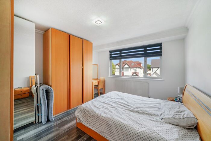 5 Bedroom Semi-Detached House For Sale In Dorchester Way, Kenton, HA3