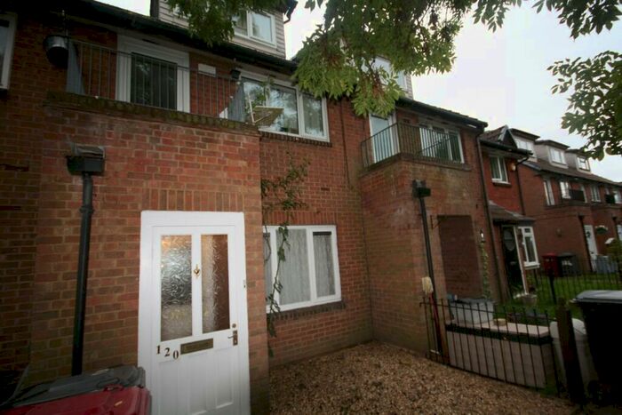1 Bedroom Ground Maisonette To Rent In Mead Avenue, Slough, SL3