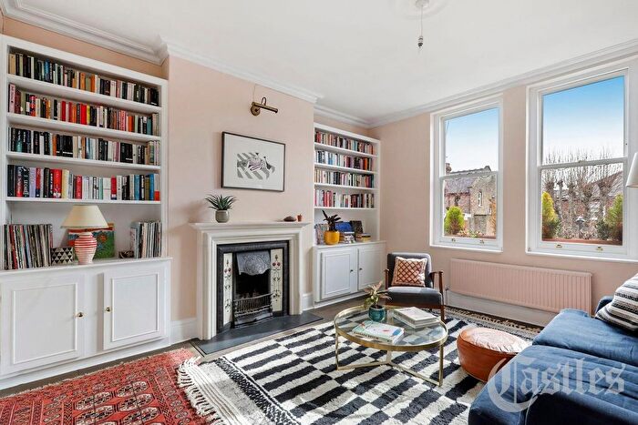 2 Bedroom Flat For Sale In Crouch Hall Road, N8