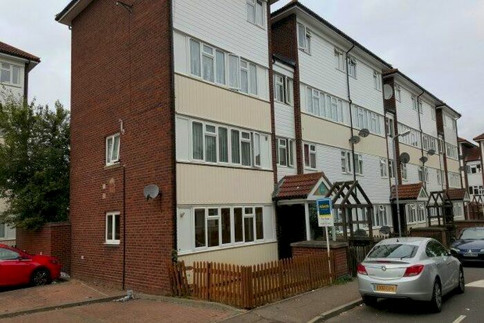 1 Bedroom Flat To Rent In Pitsea, Basildon SS13