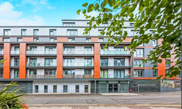 2 Bedroom Apartment To Rent In Queensway, Redhill, RH1