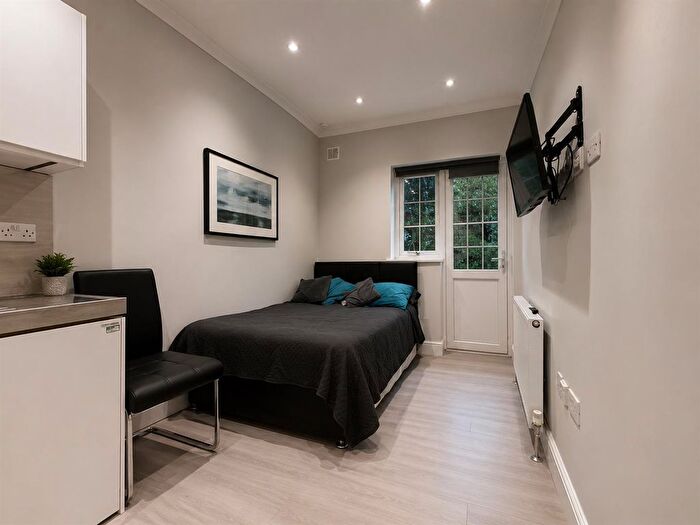 Studio To Rent In Ascot Close, Hainault, IG6