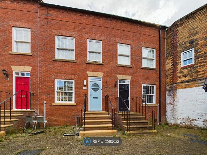 4 Bedroom Terraced House To Rent In The Courtyard, Scarborough, YO11