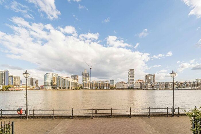 3 Bedroom Flat For Sale In William Morris Way, Fulham, SW6