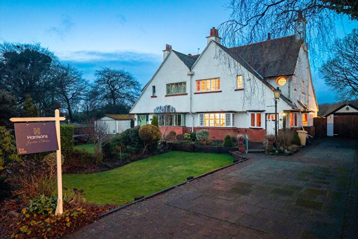 4 Bedroom Semi Detached House For Sale In Manchester Road, Over Hulton, Bolton, Lancashire, BL5