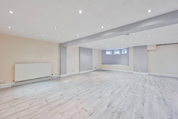 6 Bedroom Property To Rent In Belmont Hill, Lewisham, London, SE13