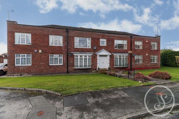 2 Bedroom Flat To Rent In Sandmoor Mews, Leeds, LS17